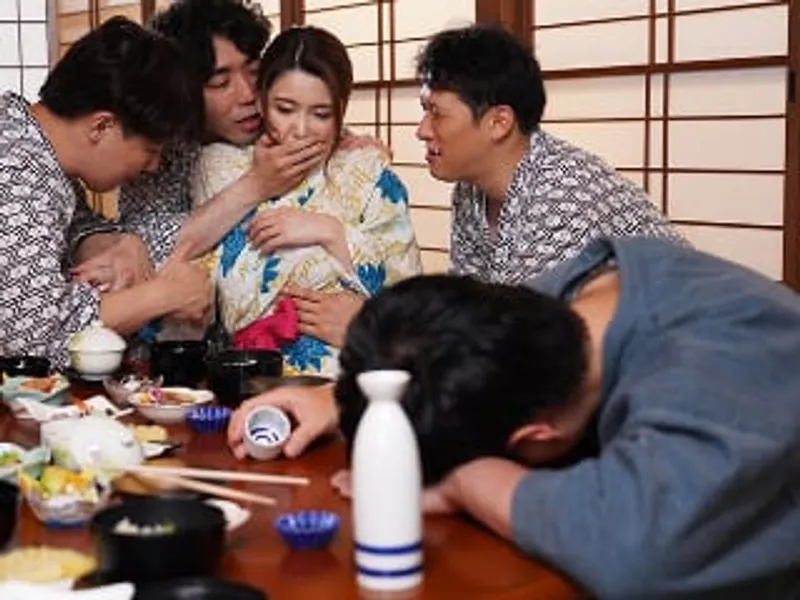 đưa vợ yêu đi suối nước nóng, Ông chồng không biết Người vợ bị người khác Nắc sấp mặt